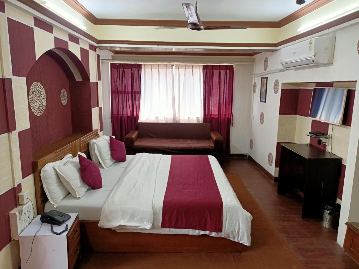Kalpataru Hometel Bombay Exterior foto